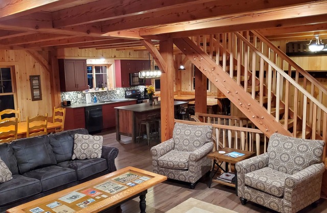 Newly constructed Timber Frame home on 7 acres only 4.5 miles from Dreams Park!