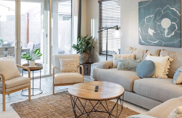 Newly listed! Beautiful modern Home with hot tub