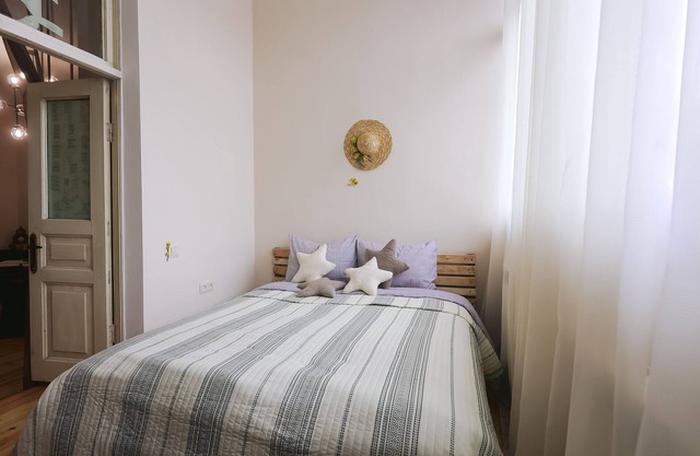 Newly opened Art guest house located in the heart of Gyumri town.