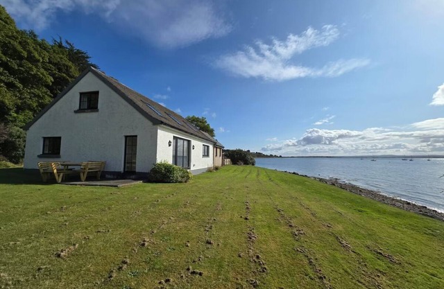 Newly refurbished 4 bedroom ocean front home in Fortrose