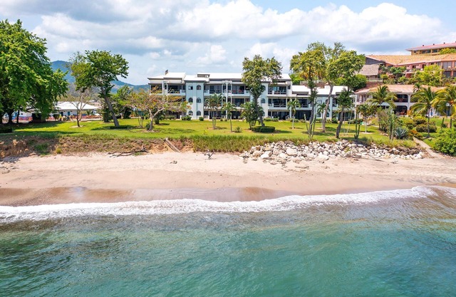 Newly Remodeled Beachfront Condo, Ground-Floor Terrace & Direct Access to Playa Flamingo