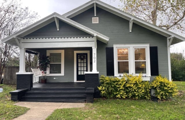 Newly remodeled bungalow near downtown Brenham