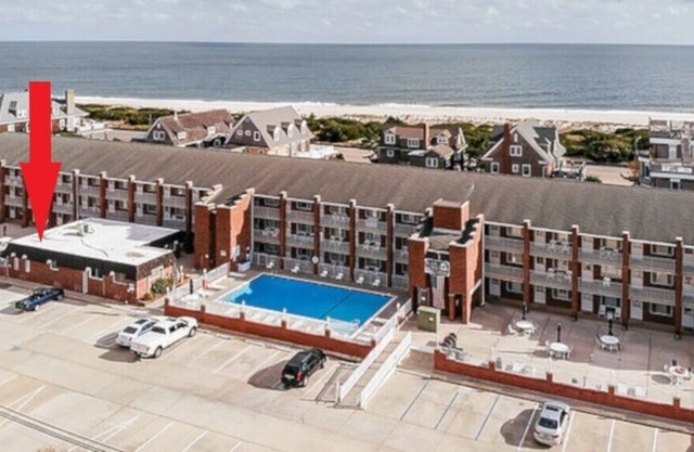 Newly remodeled Condo just half a block to Cape May's beach