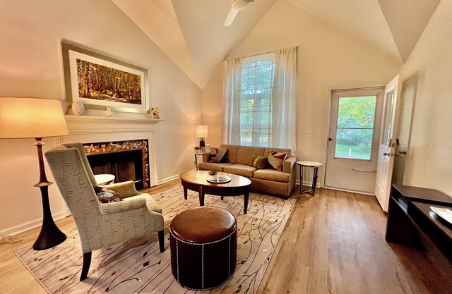 Newly remodeled pet-friendly home min from Robins AF Base and Houston Medical