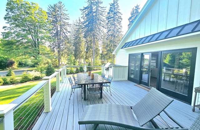 Newly remodeled, private Villa in Bolton Landing with all the comforts of home