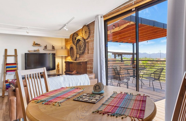 Newly remodeled suite! Large private deck w/mountain and sweeping sunset views