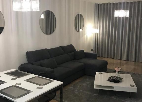 Newly renovated deluxe 2 bed with 5 pools