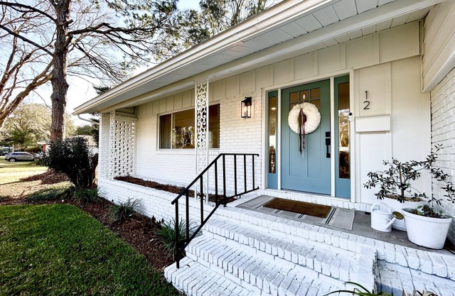 Newly Renovated Home w/pool - 5 minutes from the beach!