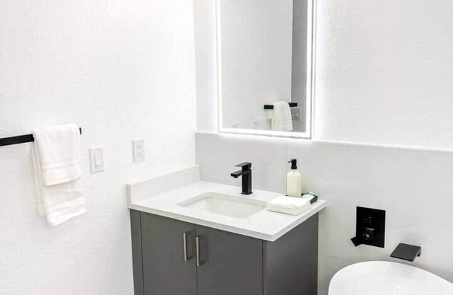 Newly Renovated 3BR-Near Beaches
