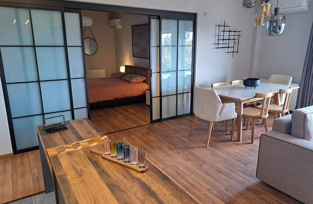 Newly renovated apartment in the heart of Glyfada