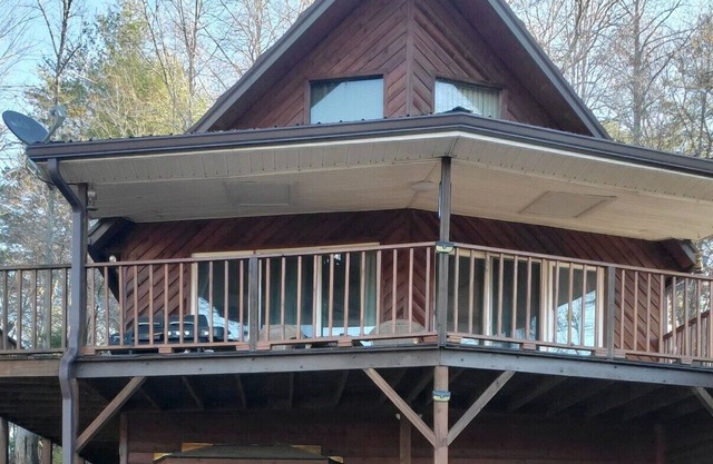 Newly Renovated Chalet with Lake View and Two Fireplaces