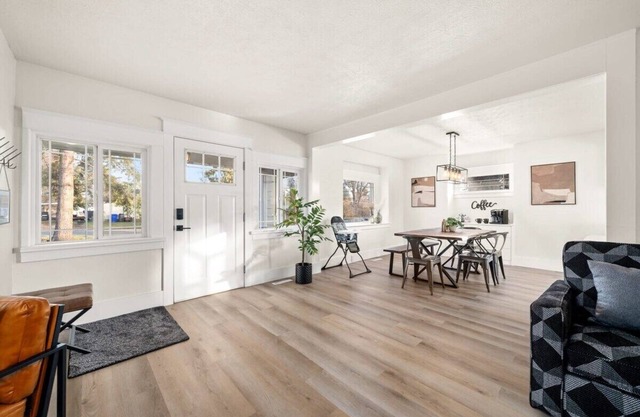 Newly Renovated Comfy Retreat!