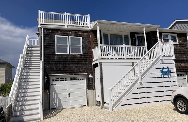 Newly Renovated Cozy Beach Cottage in desirable Brant Beach