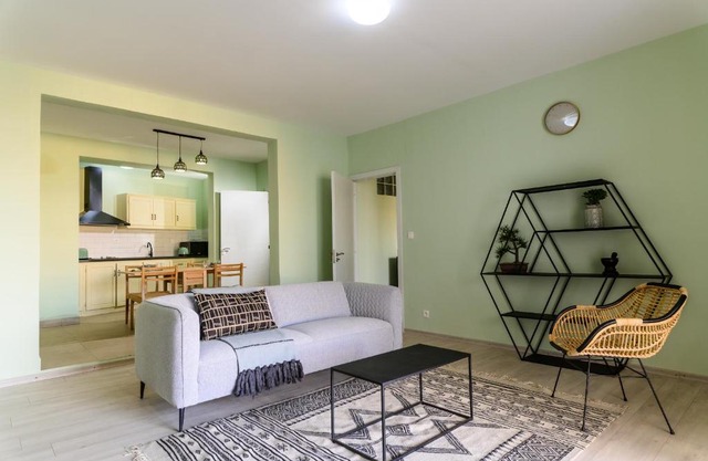 Newly renovated & cozy apartment