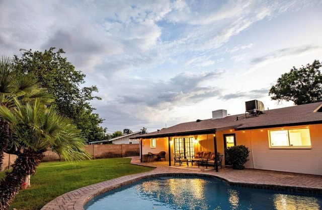 Newly Renovated Home With a Pool ~ Near Old Town ~