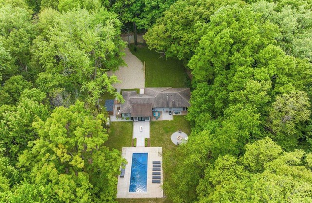 Newly Renovated House in Lakeside Heated Private Pool Sleeps 10