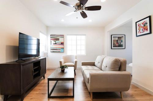 Newly Renovated Studio for 2 Prime LA Location