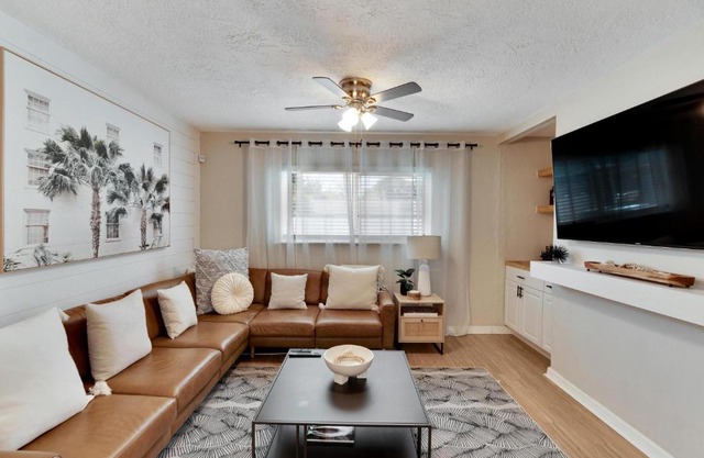 Newly Updated South Tampa Pool Home!