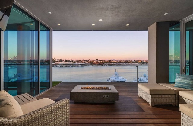 Newports #1 Penthouse | Lido | Spa | 360* Views