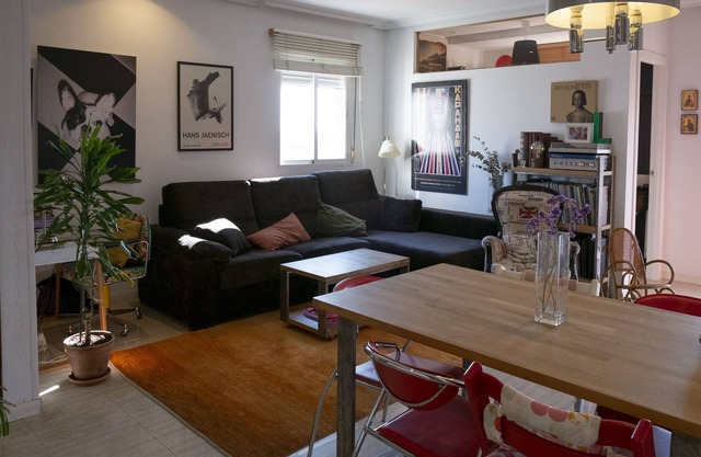 Next to Retiro Park. Free WIFI. Garage included (in the building)