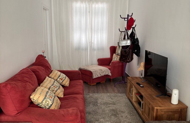 Nice and cozy house with inner courtyard and terrace of 35 m2, 200 m. from the beach.