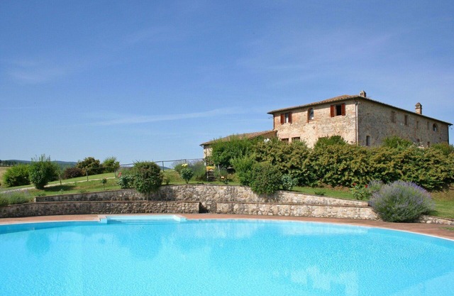 Nice apartment for 2 guests with WIFI, pool and panoramic view, close to Siena