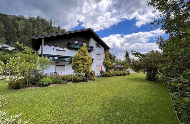 Nice apartment for 4 guests with WIFI, TV, patio and pets allowed