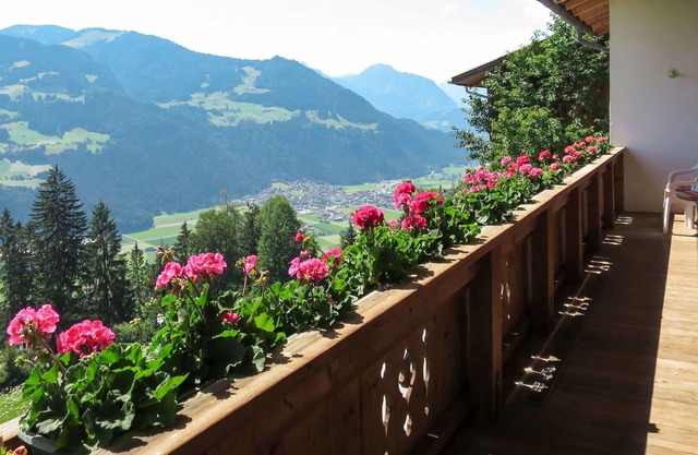 Nice apartment for 4 guests with WIFI, TV, balcony and parking