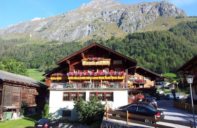 Nice apartment for 13 guests with WIFI, TV, balcony and pets allowed