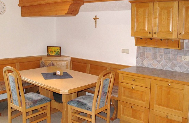 Nice apartment for 13 people with WIFI, TV, terrace, pets allowed and parking