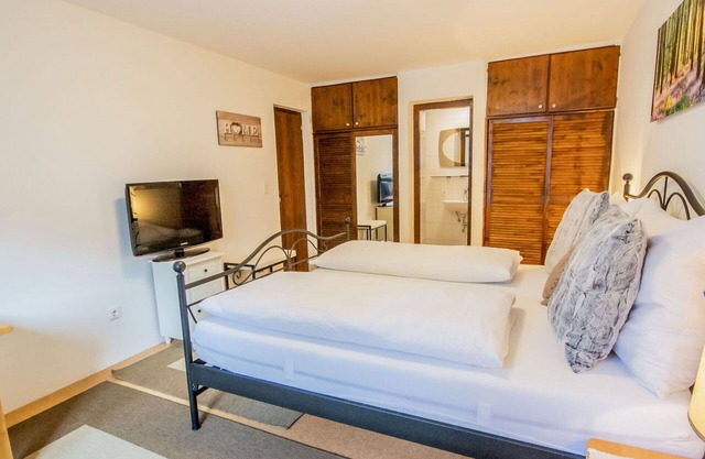 Nice apartment for 2 guests with WIFI, TV and pets allowed