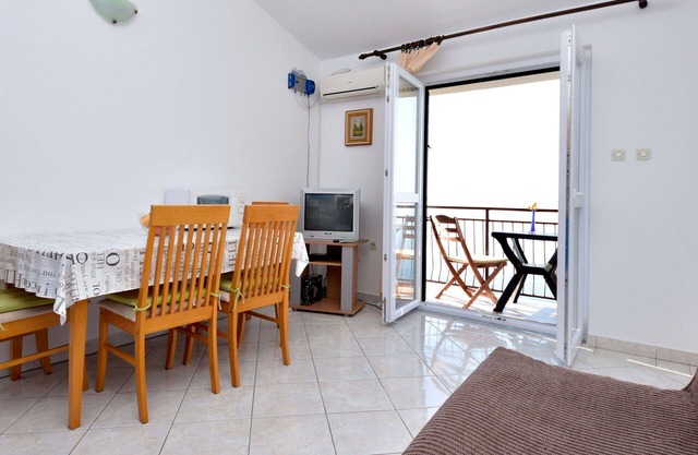 Nice apartment for 3 guests with A/C, WIFI, TV and terrace