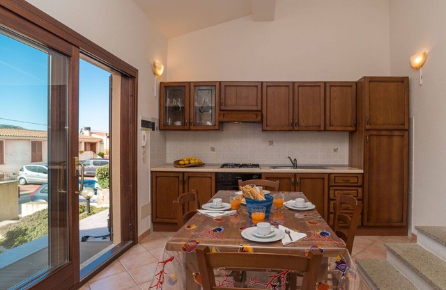 Nice apartment for 4 people with WIFI, TV, terrace, pets allowed and parking
