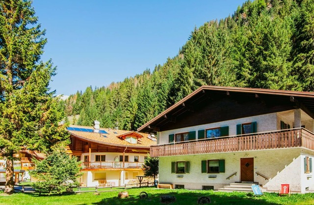 Nice apartment for 4 people with TV, pets allowed and parking