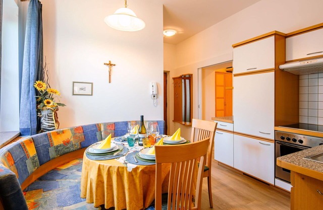 Nice apartment for 5 people with pool, WIFI, TV, patio and parking