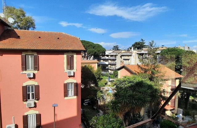 Nice apartment for 5 people with WIFI, TV, balcony and pets allowed