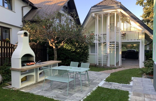 Nice apartment for 5 people with A/C, pool, WIFI and TV
