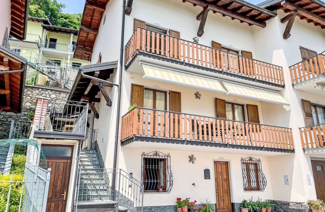 Nice apartment for 6 guests with WIFI, A/C, TV, terrace, pets allowed and panoramic view