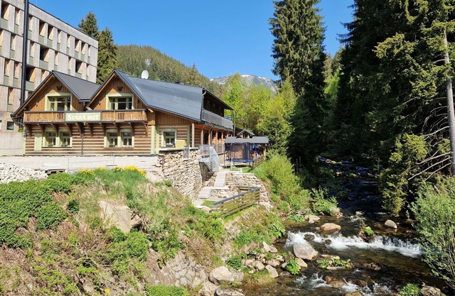 Nice apartment for 8 people with WIFI, TV, balcony, pets allowed and parking