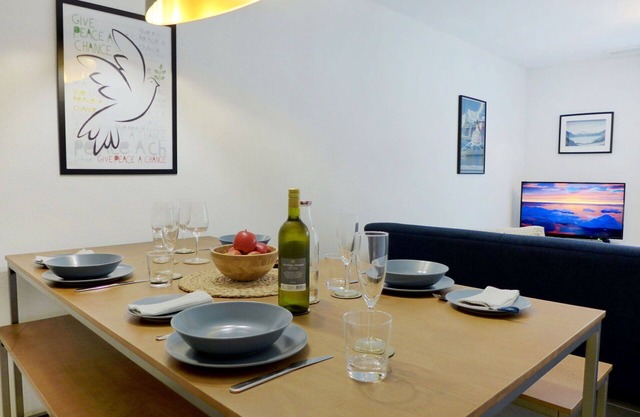 Nice apartment for 4 guests with WIFI, TV, balcony and pets allowed