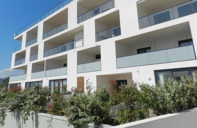 Nice apartment for 2 people with WIFI, A/C, pool, TV, terrace and parking