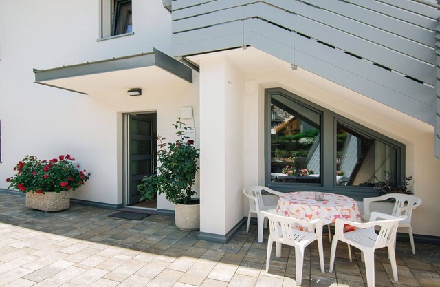 Nice apartment for 4 guests with WIFI, TV, patio and pets allowed