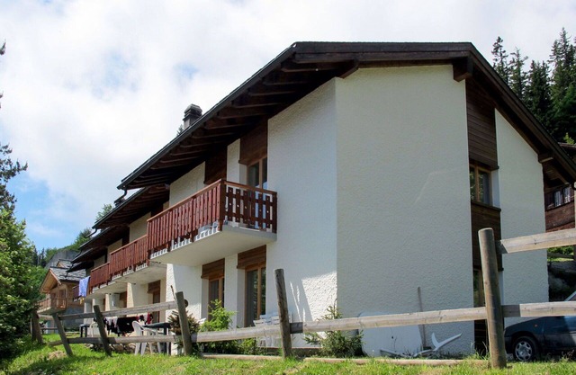 Nice apartment in villa for 8 guests with WIFI, TV, terrace and pets allowed