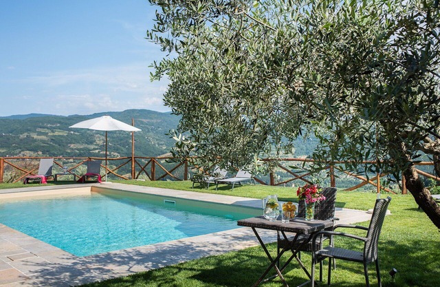 Nice apartment in villa for 6 guests with A/C, WIFI, pool, TV, patio and panoramic view