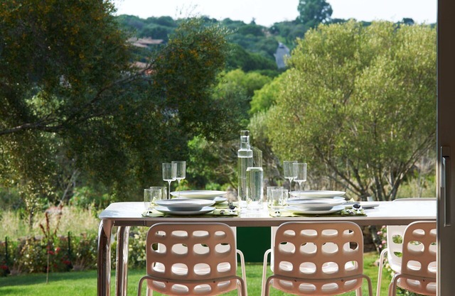Nice apartment in villa for 6 people with pool, A/C, TV and terrace