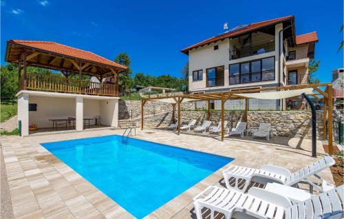 Nice Apartment In Rakovica With Wifi