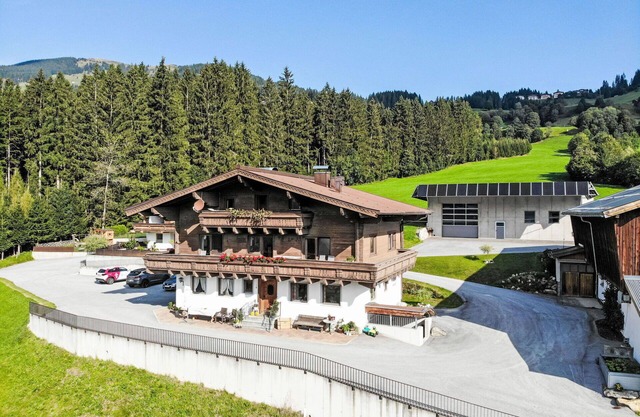 Nice apartment in villa for 2 people with WIFI, TV, balcony, panoramic view and parking
