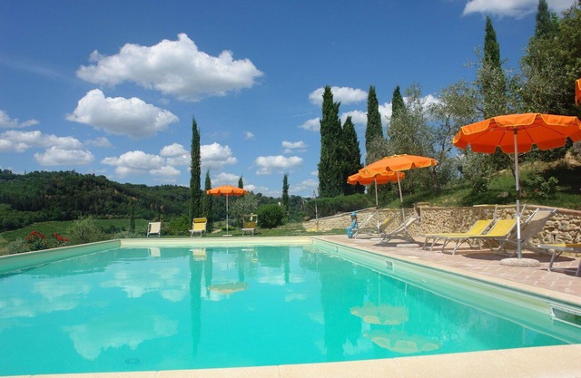 Nice apartment in villa with pool, WIFI, TV, patio and panoramic view, close to San Gimignano