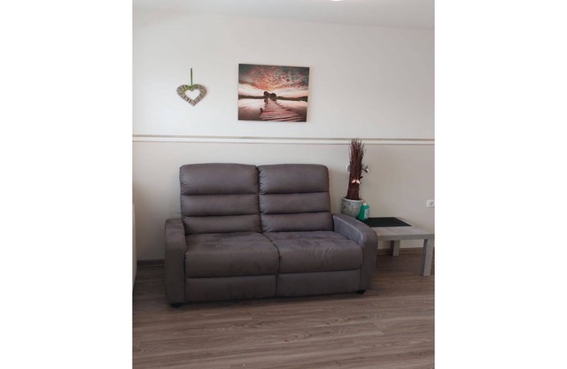 Nice apartment in villa for 7 people with WIFI, TV, patio and pets allowed