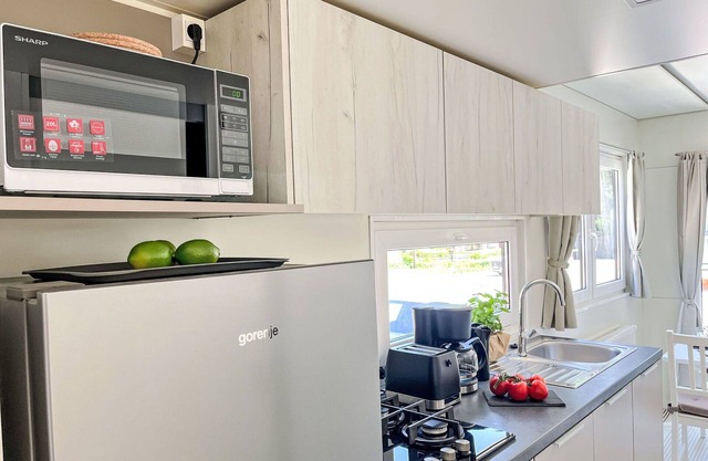 Nice apartment in villa for 4 people with terrace, pets allowed and parking